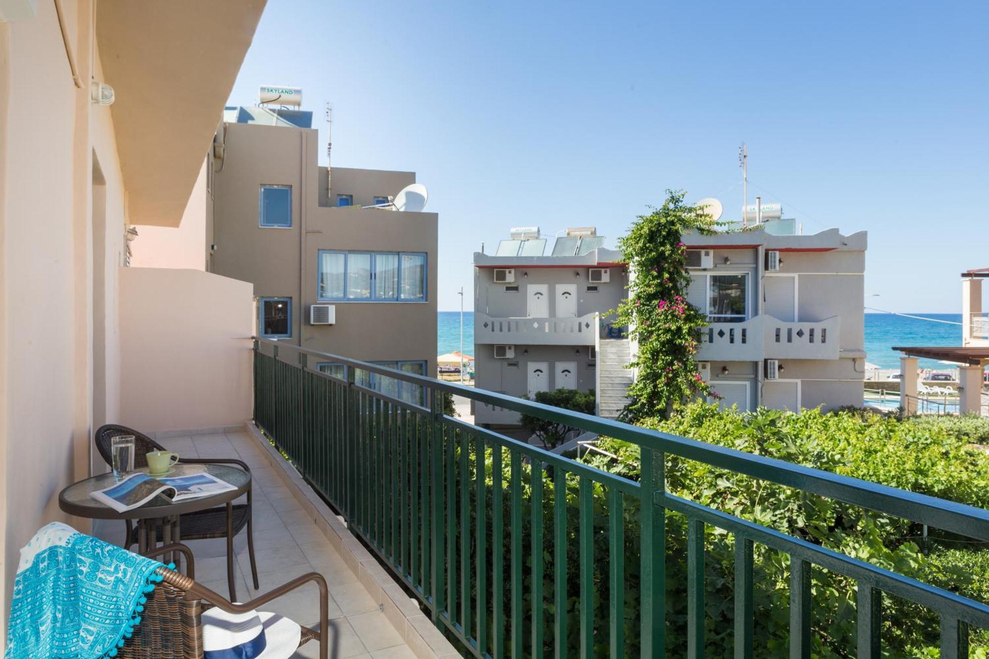 Anemi Blue Apt, Suitable Up To 4, Near The Beach! Rethymno  Bagian luar foto